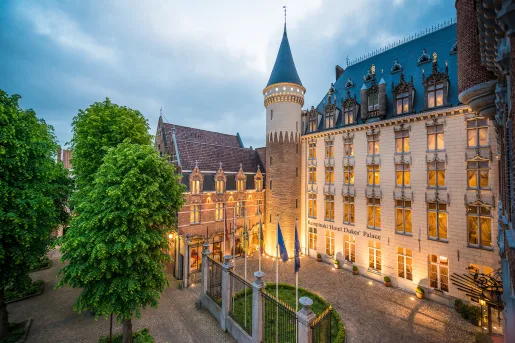 Exterior image of Hotel Dukes' Palace