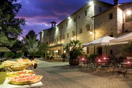 Exterior evening shot of Park Hotel Ai Cappuccini