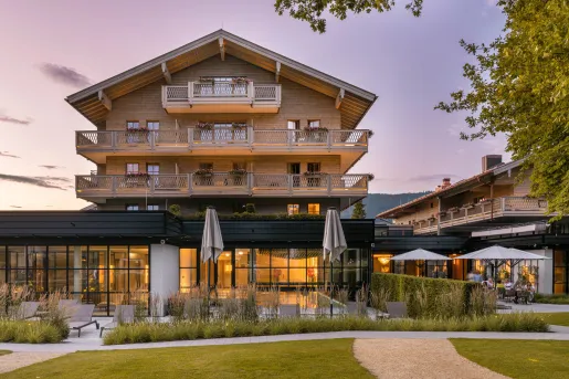 Hotel egerner hoefe exterior with patio and grounds