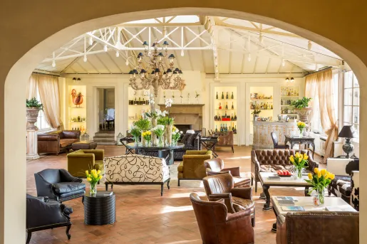 arched entryway into living room