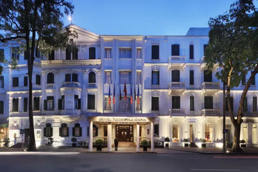 exterior of metropole hotel