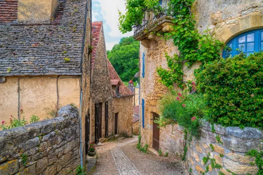 Village homes on the Bordeaux & Dordogne Bike Tour