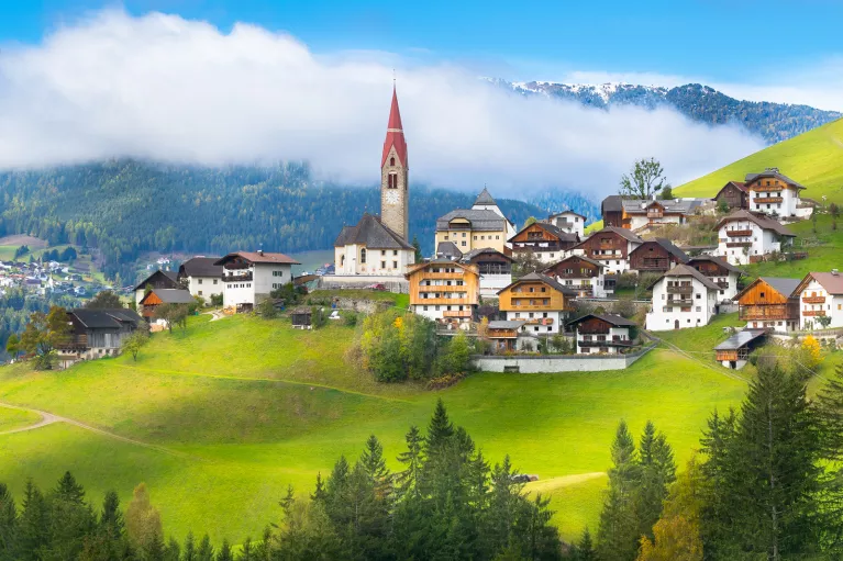 Wide shot of Marebbe Enneberg.