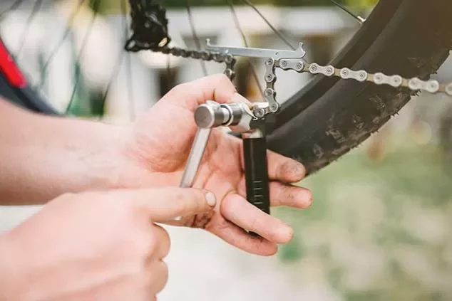 How to disassemble and reassemble a bike chain 