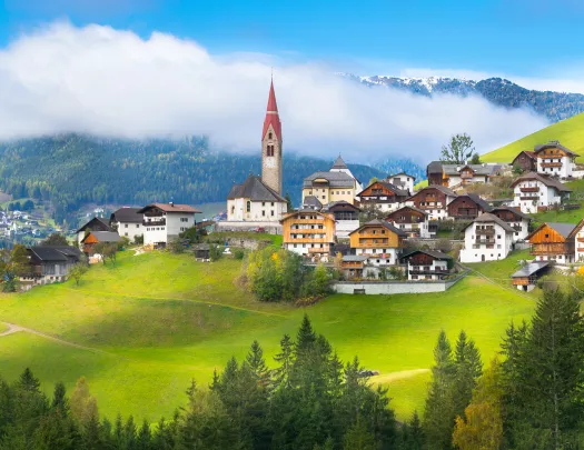 Wide shot of Marebbe Enneberg.