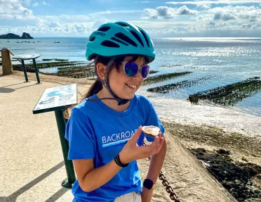 Backroads Guest with Oyster by Water