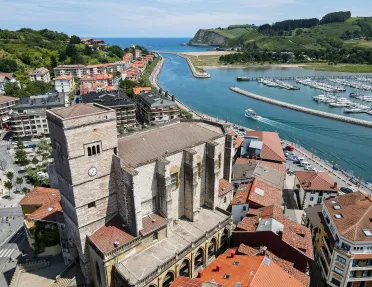 Wide shot of  Catedral de Ávila on the French coast.