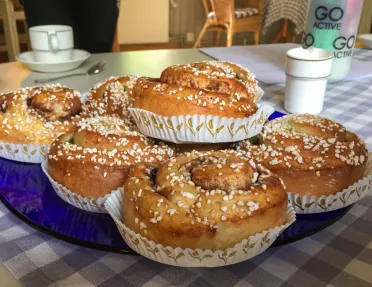 Blue plate full of swirl pastries