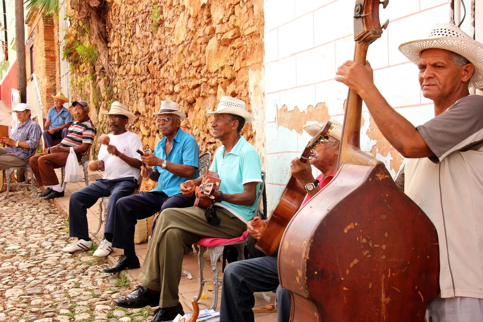 Street Performers Cuba