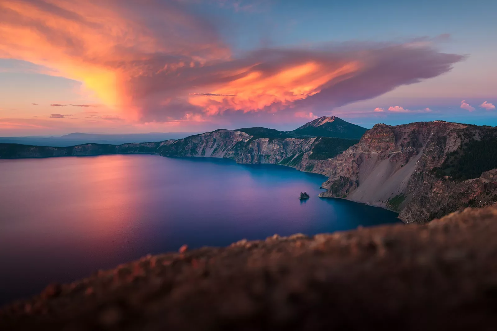 Wide shot of Crater Lake during sunset.