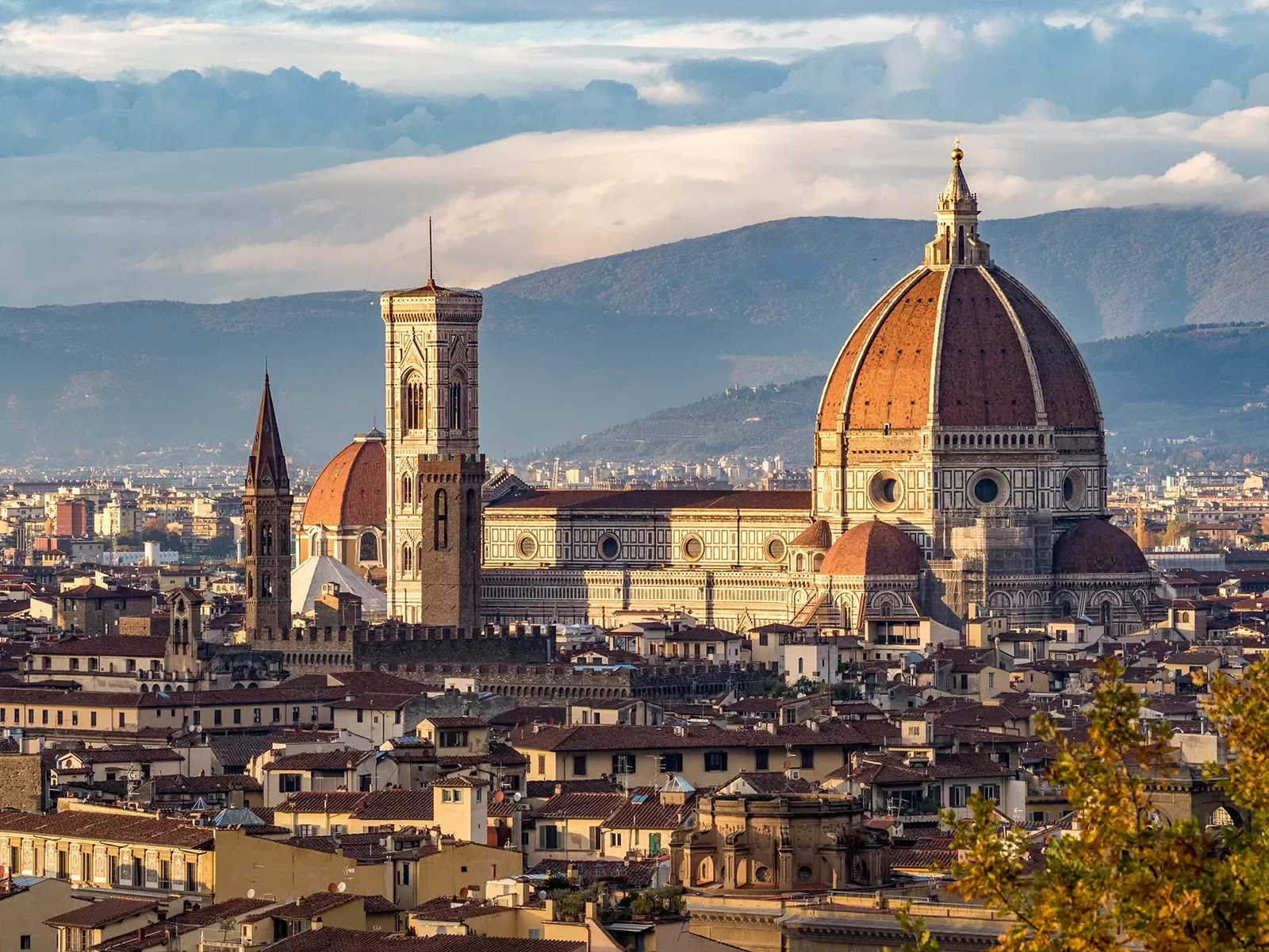 Wide shot of Brunelleschi's dome and it's surrounding city.
