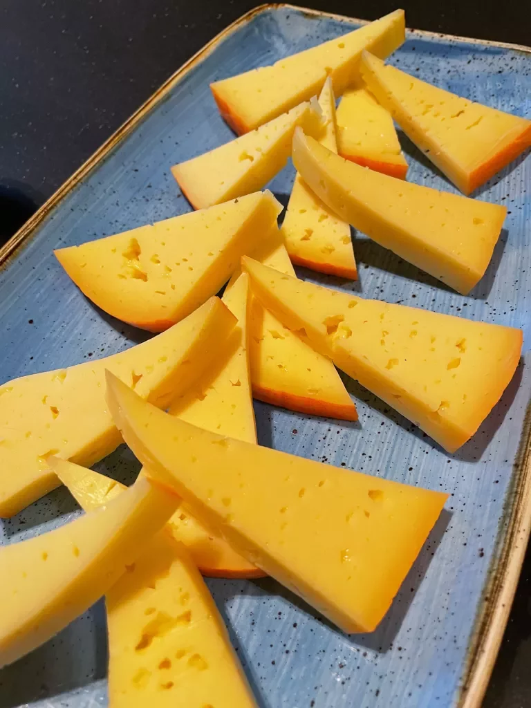 Arrangement of slices of cheese.